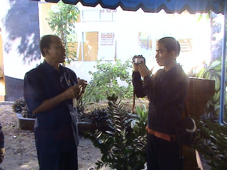 "Wawancara Bapak Ketua PA Giri Menang H. M. Taufiq HM., SH., dengan seorang wartawan mengenai pelaksanaan layanan terpadu sidang itsbat nikah di Kabupaten Lombok Utara. "